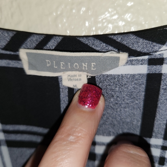 Black and white plaid blouse - Picture 3 of 4